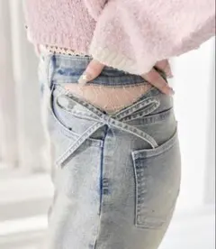 サイドカット美脚ビジューデニムパンツ Mサイズ ブルー - メルカリ