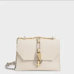 CHARLES&KEITH メタリックアクセントターンロッククロスボディバッグ