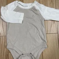 GAP ベージュとホワイトのロンパース　3〜6m