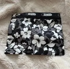 LeSportsac レスポートサック 花柄 ポーチ 白黒