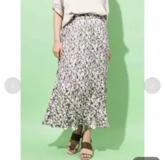 新品 大きいサイズ a.v.v×eur3 フラワープリントプリーツスカートLL