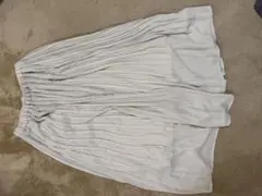 ローリーズファーム　ホワイト プリーツロングスカート