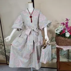 C919.着物リメイク、白大島紬、花柄ウエストリボン付きロングドレス、バック付き