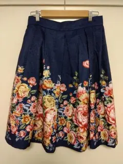 フレアスカート 膝丈スカート ネイビー 花柄スカート