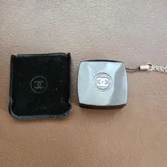 CHANEL コンパクトミラー ケース付き