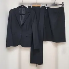 LA RIVA BIANCA 黒パンツスーツ3点セット レディーススーツ