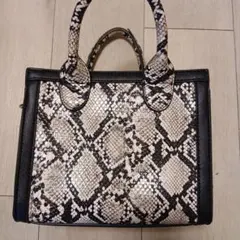 ヘビ柄ショルダーバッグ