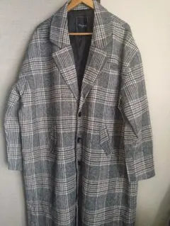 グレー系チェックロングコート