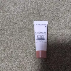 LANCOME UV EXPERT TONE UP MILK 10mlのサムネイル