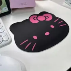 ハローキティー　マウスパッド　黒　ピンク　PC マウス　キティ　新品
