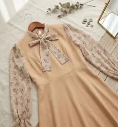 韓国ファッション　ベージュ系　ワンピース　リボン　花柄　シフォン　新品未使用