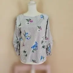 Newlyme 花柄 デザインがとても素敵なストライプブラウスのサムネイル