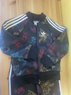 adidasアディダス　キッズ　ジャージセット　Disney