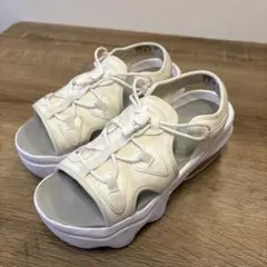 NIKE エアマックス ココ サンダル ホワイトのサムネイル