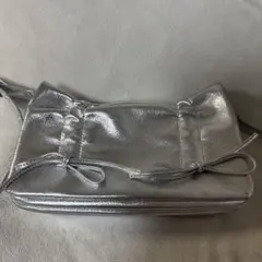 GU シルバーショルダーバッグ