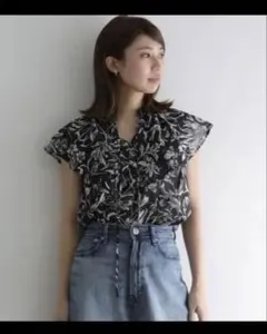 トゥモローランドコレクション モノフラワープリント フロントタック