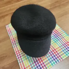 黒のウール風キャスケット