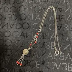 アンティーク雑貨❣️ローズモチーフ ネックレス 赤いビーズ付き　お値打ち品❣️