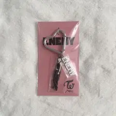 TWICE ENEMY カラビナキーホルダー モモ