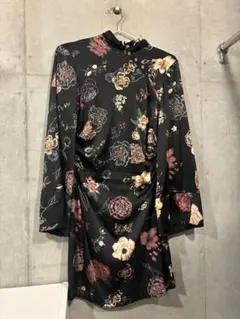 ZARA フラワープリント 長袖ミニワンピース