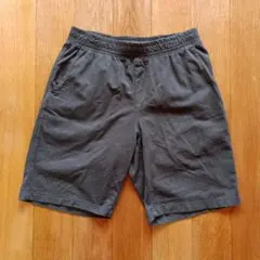 UNIQLO ダークグレー ショートパンツ