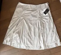 アイボリー プリーツスカート ひざ丈