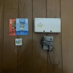 ニンテンドー3DS ホワイト本体 カセット、充電器、amiiboカード付き