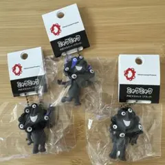 新品未開封★黒ミャクミャクPVCキーホルダー　３種セット