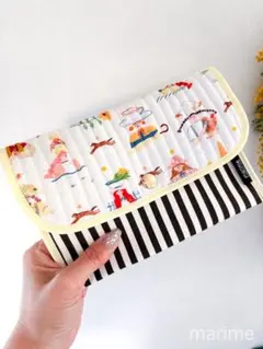 マチがなくても広がるポーチ/女の子とオシャレな帽子/ハンドメイド