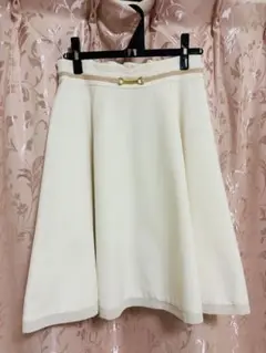 TRUDEA＊オールシーズンOK☆ビット付き白スカート