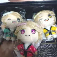 手越祐也 ぬいぐるみ 赤色・電池交換済み ホテラバノベルティ - メルカリ
