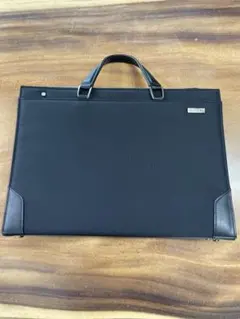 is.+ ブラック ビジネスバッグ