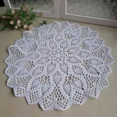 ＊ ハンドメイド ＊ レース編み テーブルセンタードイリー パイナップル 白のサムネイル