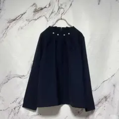 【アクアガレージ】パール付き 長袖カットソー ブラウス ネイビー系のサムネイル
