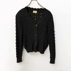 ブラックリブ編みカーディガン 肩パッド付き