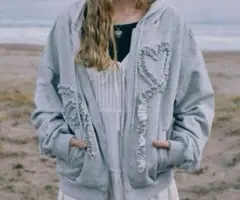 idem イデム　heart frill hoodie