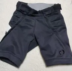 オンヨネ　スキー　ハーフパンツ