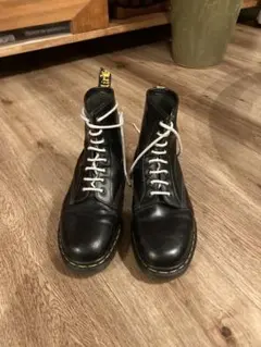 2026年最新】dr.martens 8ホール イングランドの人気アイテム - メルカリ