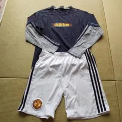 アディダス　長袖カットソー　ハーフパンツ