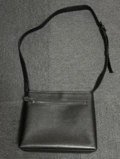 メルカリ最安値【HushTug】ハッシュタグ レザーショルダーバッグ ブラック