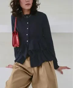 titivate フリルヘムニットカーディガン