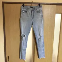 ユニクロ ダメージデニム 26インチ 薄いブルー ストレッチあり