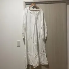 刺繍入り　ホワイト　ワンピース