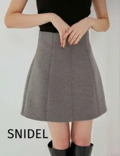 SNIDEL 構築ミニスカート パリエ構築ミニスカート グレー フレアスカート