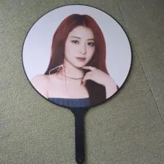 HUH YUNJIN うちわ ユンジン LE SSERAFIM fearnada