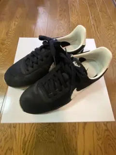 ナイキ ウィメンズ プレミアム モントリオール レーサー ヴィンテージ　23.5