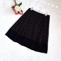 トリニティ（2）花柄 刺繍 フレアスカート ひざ丈 黒×茶 フラワー 総柄 Mのサムネイル