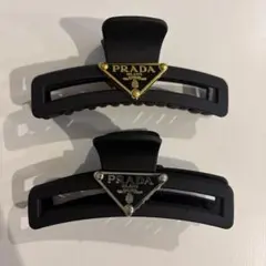 PRADA ヘアクリップ 2個セットのサムネイル