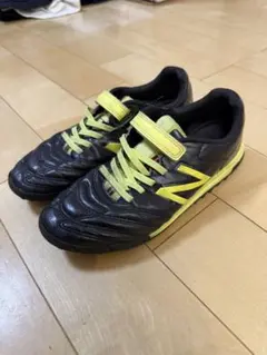 New Balance 442 トレーニングシューズ 黒/黄色　23.5センチ