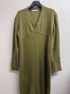 SLY オリーブ Vネック 長袖ニットワンピース